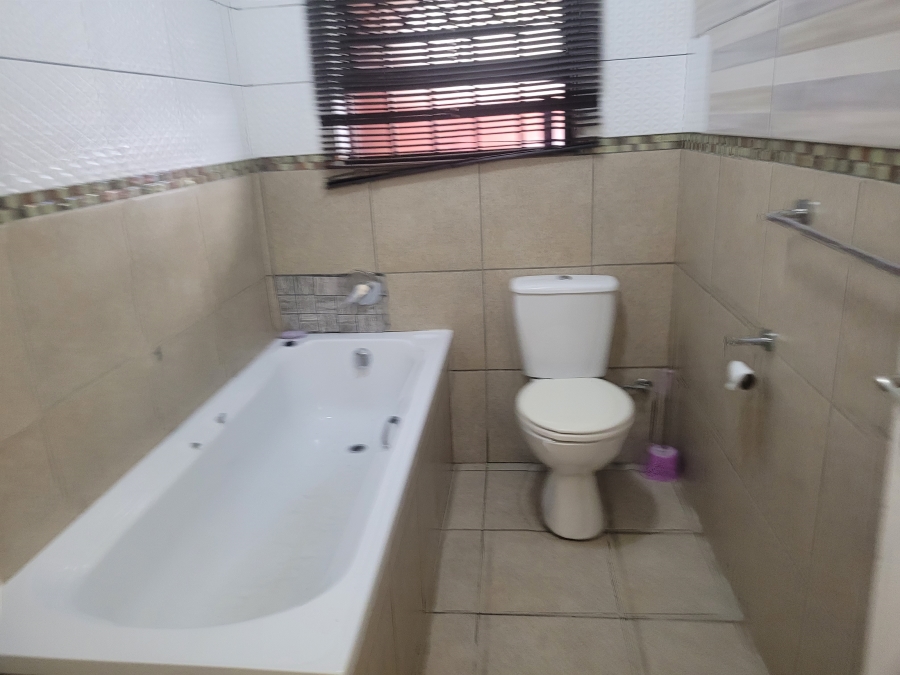 To Let 3 Bedroom Property for Rent in Hagley Western Cape